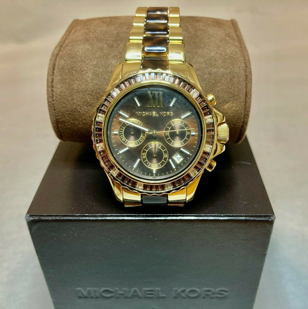 Michael Kors Oversized Layton Gold-Tone